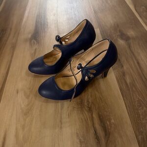 Chase & Chloe Navy Mary Jane Heels – Size 7.5 – Worn Once